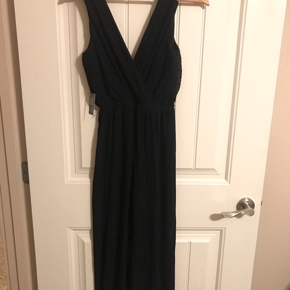 XS Express Black Pleated Wrap Front Cropped Jumpsuit nursing friendly - Picture 5 of 6